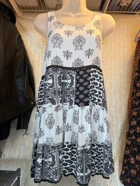 entro Black and White Floral Paisley Print Dress